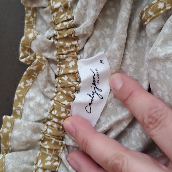 Carly Jean Los Angeles peasant top - Picture 2 of 7